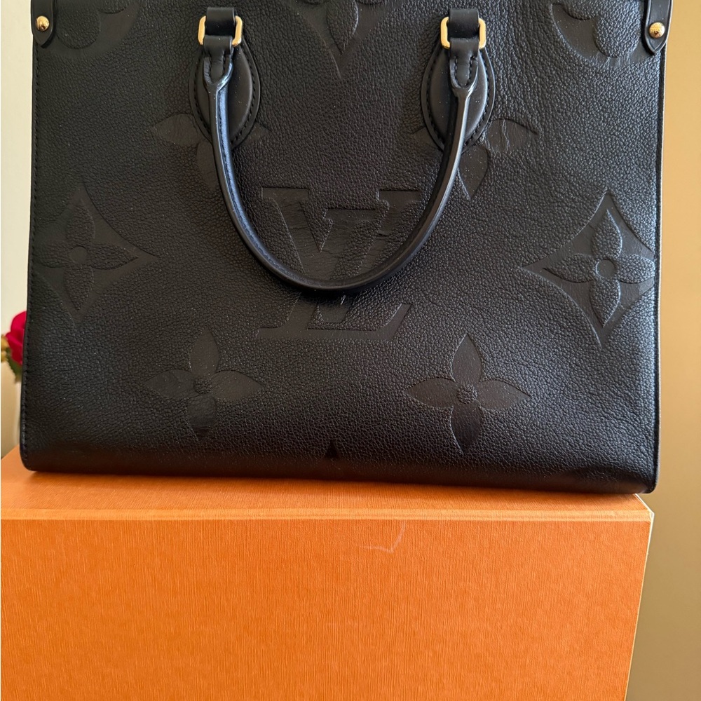 Louis Vuitton Black Monogram on the go bag